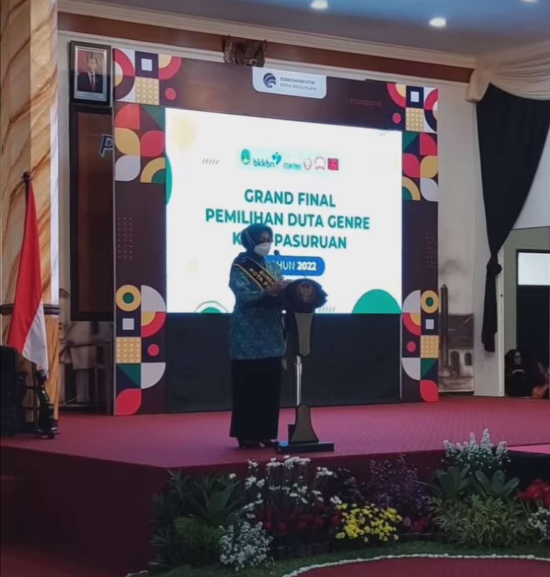 Ketua TP PKK Kota Pasuruan Fatma Saifullah Yusuf membuka Grand Final Duta Genre. (Foto: Istimewa)