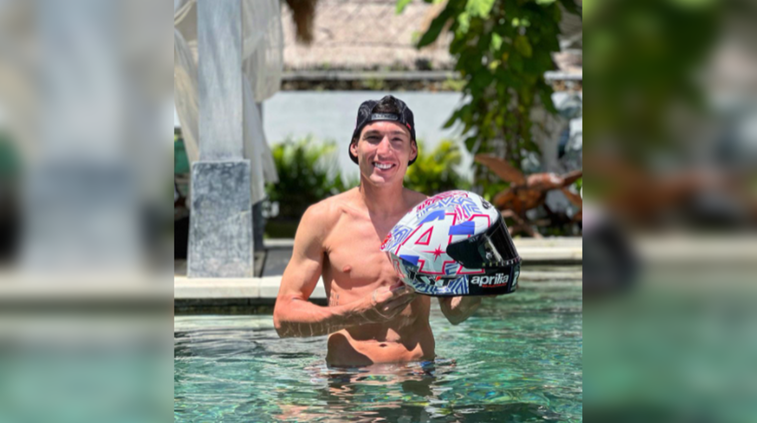 Aleix Espargaro berjanji akan lempar helm di Sirkuit Mandalika. (Foto: Instagram)