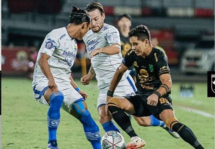 Persib bermain imbang melawan Persebaya. (Foto: Instagram @officialpersebaya)