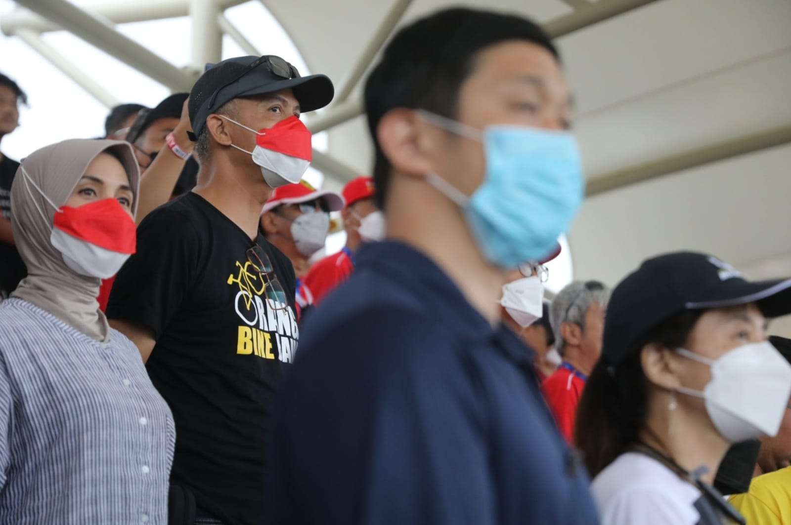 Gubernur Jawa Tengah, Ganjar Pranowo bersama istrinya, Siti Atikoh di Tribun Grandstand A, sirkuit Mandalika. (Foto: ist)