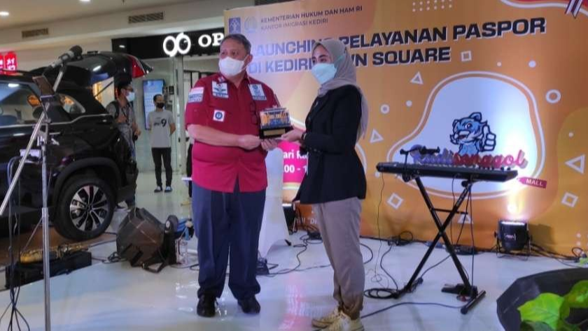 Kantor Imigrasi Kediri buka pelayanan pembuatan paspor di Kediri Town Square. (Foto: Istimewa)