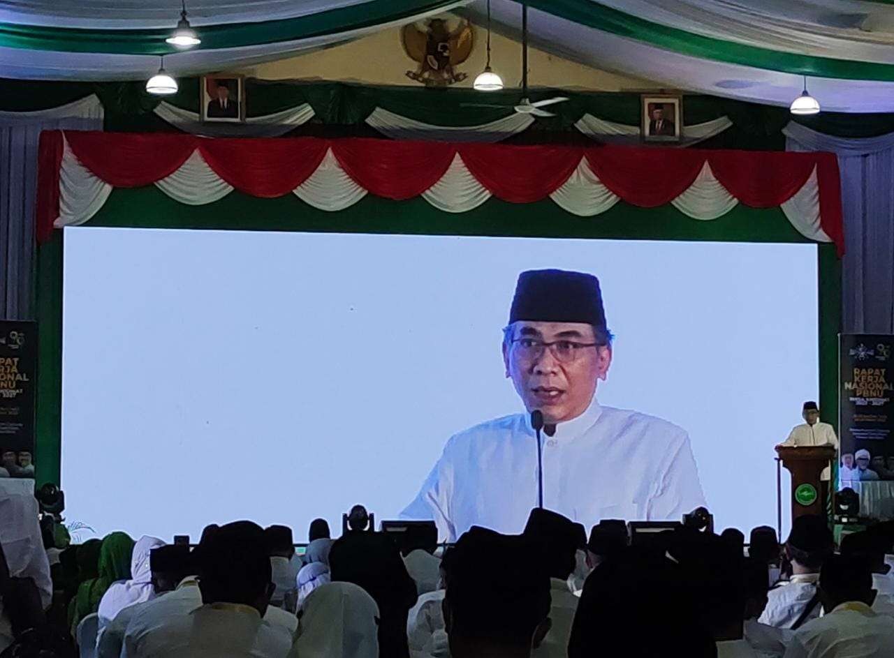 Ketua Umum PBNU KH Yahya Cholil Staquf sedang pidato pembukaan rakernas PBNU dan pengukuhan pengurus lembaga/badan khusus di Ponpes Cipasung, Tasikmalaya. (Foto: Istimewa)