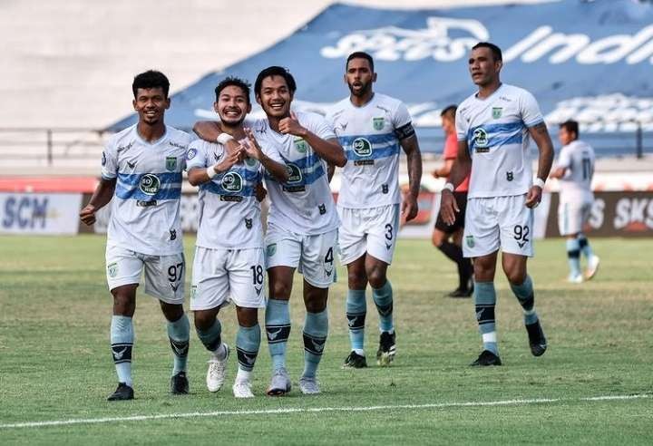 Gian Zola setelah mencetak gol ke gawang PSS Sleman. (Foto: Istimewa)