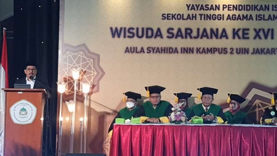 Wamenag menghadiri wisuda STAI Al-Hikmah Jakarta. (Foto: Kemenag)