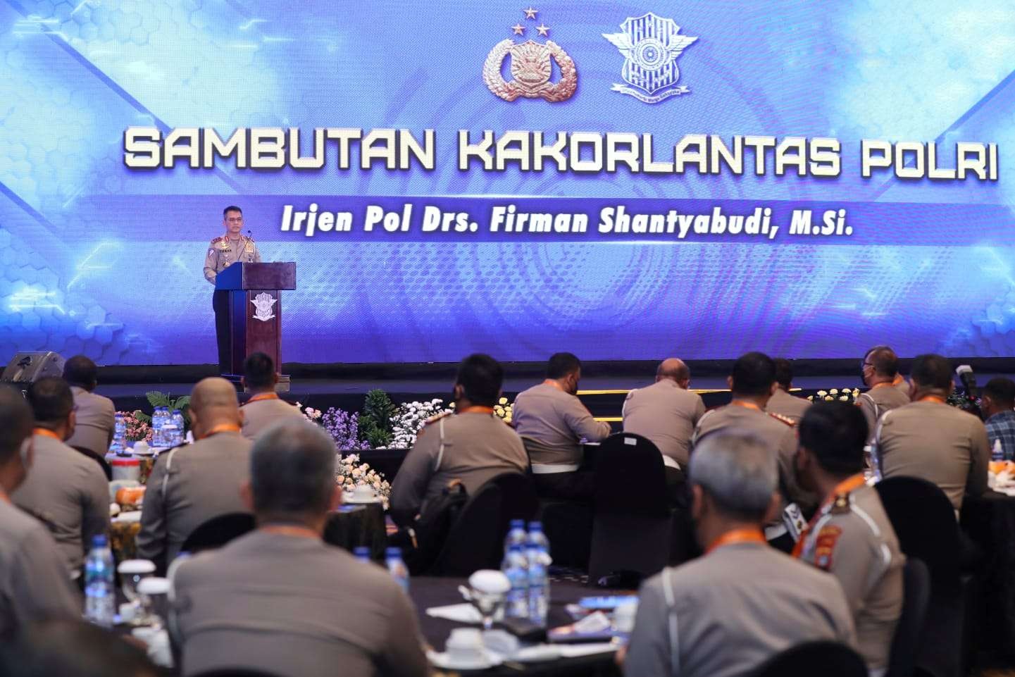 Kakorlantas Irjen Pol Firman Santyabudi saat memberi sambutan dalam rakor di Hotel Wyndham, Surabaya, Kamis 24 Maret 2022. (Foto: Istimewa)