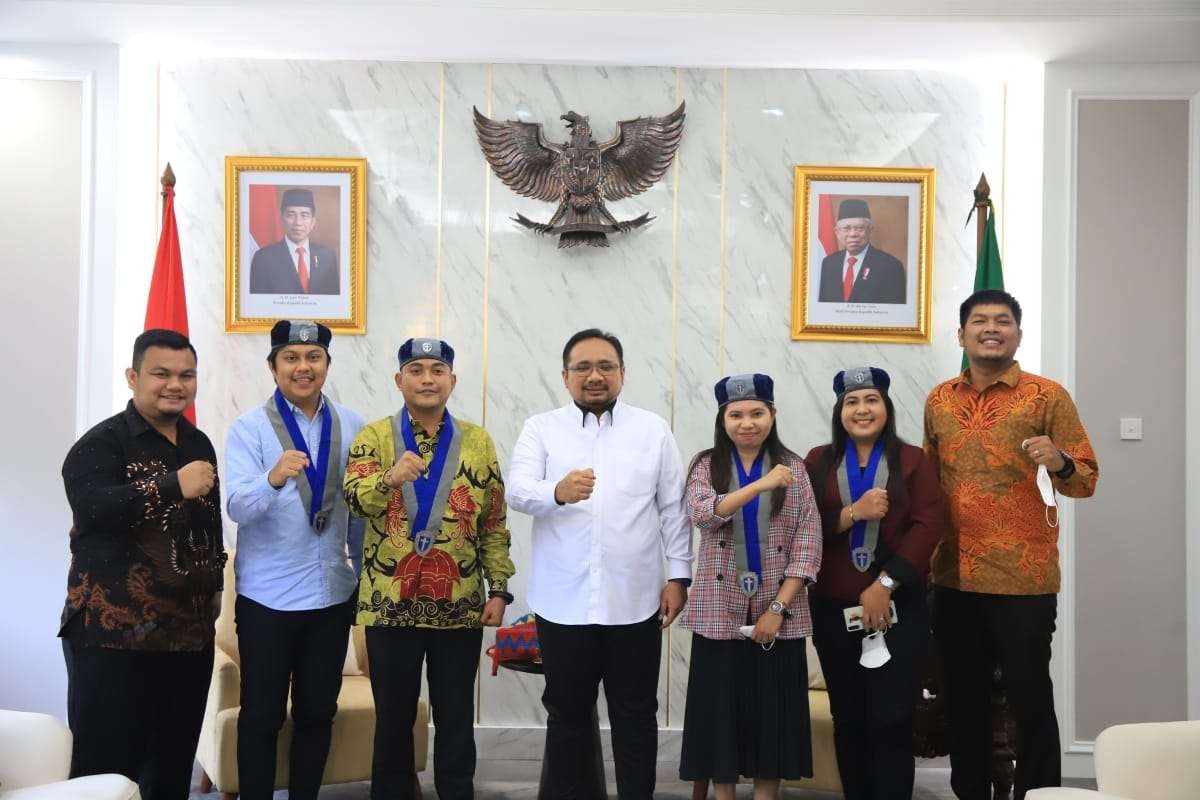 Menag Yaqut Cholil berbincang dengan Ketua GMKI, Kamis 24 Maret 2022. (Foto: Kemenag)