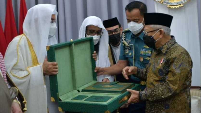 Wapres KH Ma'tuf bersama  tamunya Menteri Urusan Islam, Dakwah dan Penyuluh Kerajaan Saudi Arabia,  Abdullatif bin Abdulazis Al-Syaikh, ( foto: Setwapres)