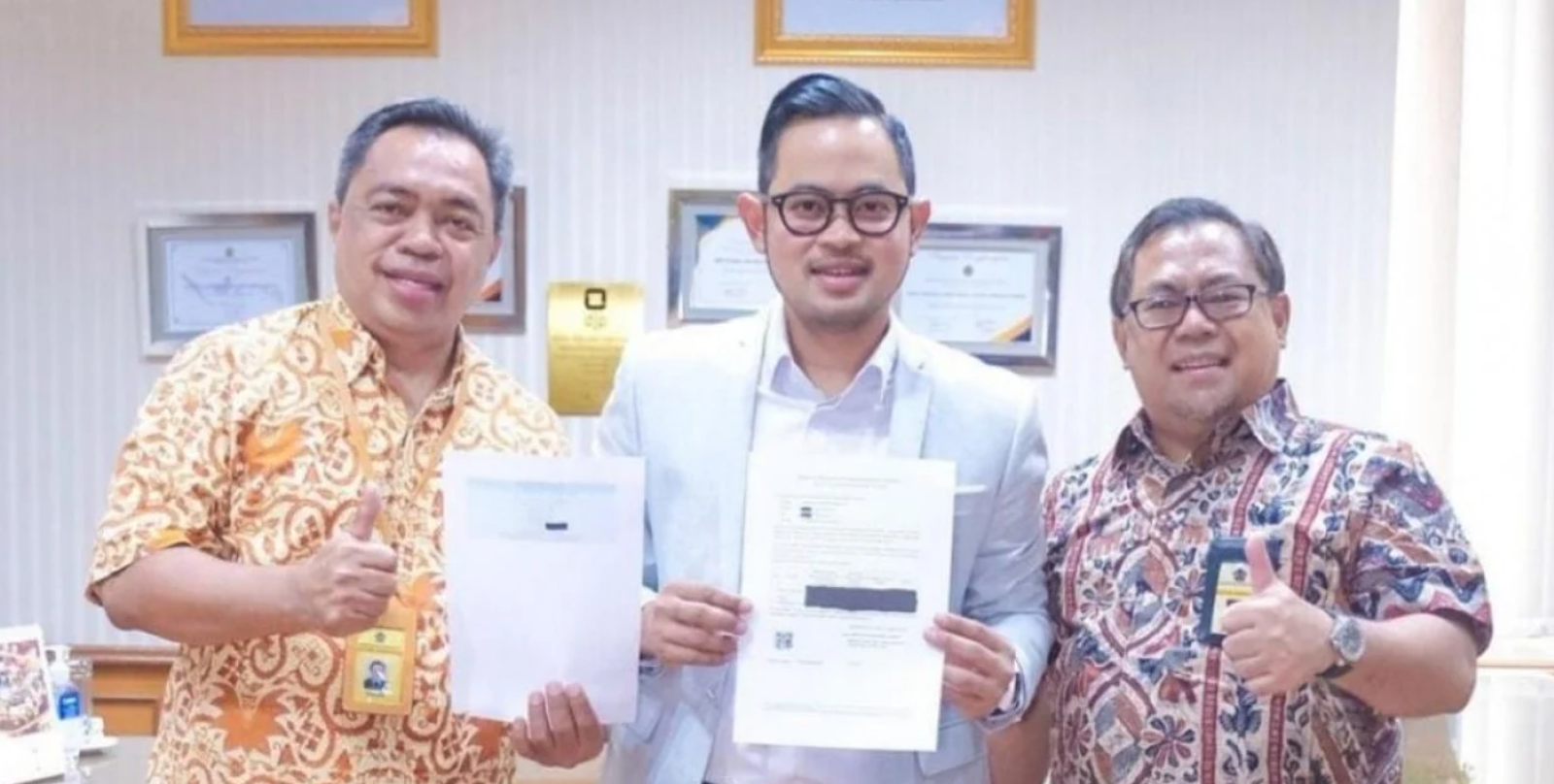 Juragan 99, Gilang Widya Pramana (tengah) lapor SPT. (Foto: Instagram)