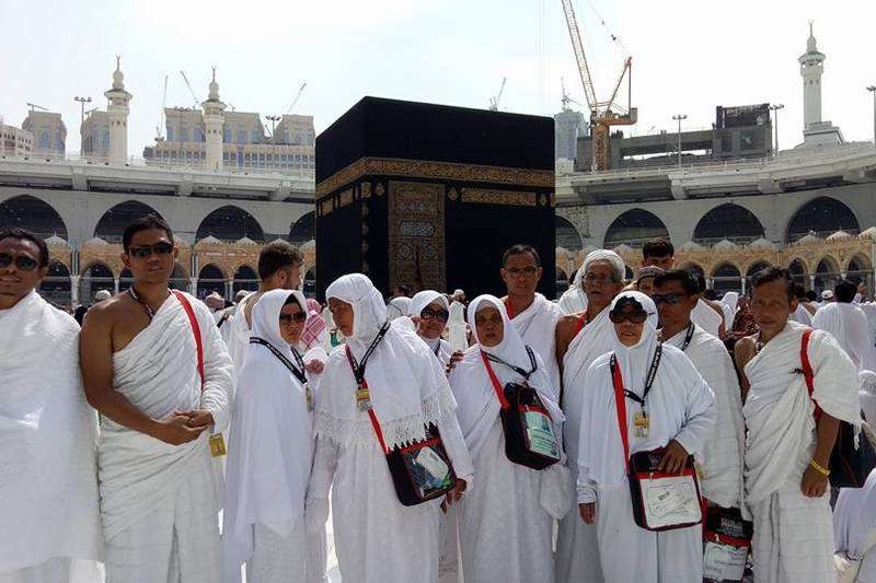 Mereka membelakangi Ka'bah melupakan kaum fakir dan anak yatim. (Ilustrasi)