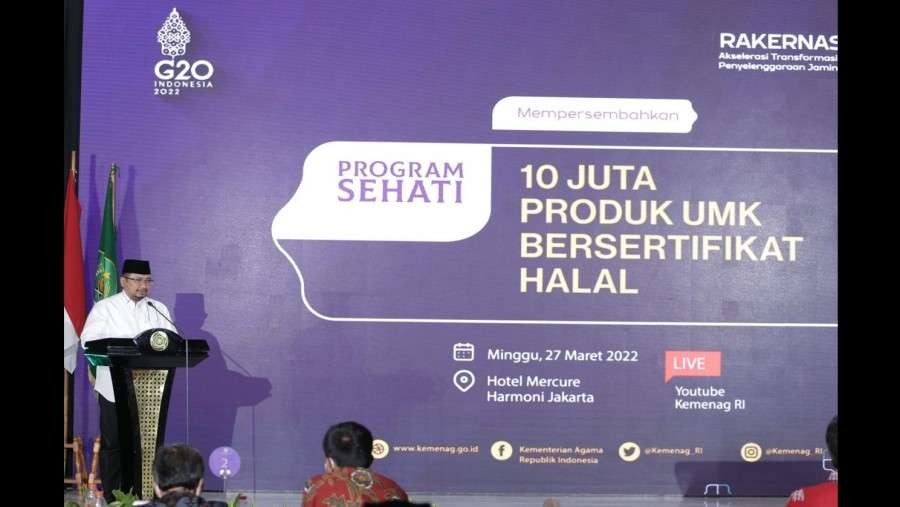 Menag Yaqut Cholil Qoumas melaunching Program 10 Juta Produk Bersertifikat Halal, Minggu 27 Maret 2022. (Foto: Kemenag)