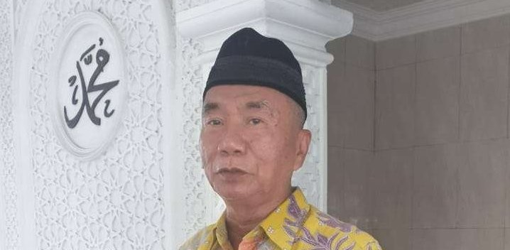 Anwar Hudijono, wartawan senior saat memberikan tausiyah di pengajian Fajar Shodiq di Masjid Nurul Azhar, Ngoro, Mojokerto, Jatim, Ahad 27 Maret 2022. (Foto: Istimewa)