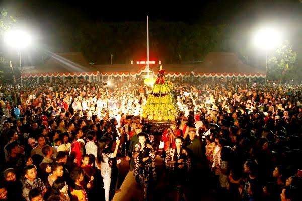 Gerebeg Jonegoro yang digelar setiap Hari Ulang Tahun Bojonegoro di Alun-alun Kota Bojonegoro. (Foto: bojonegorokab.go.id)