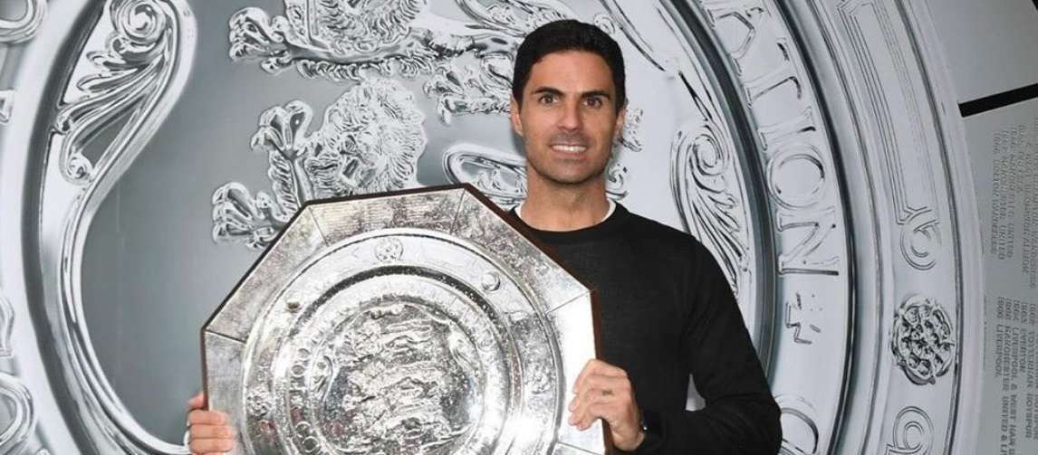 Mikel Arteta saat membawa Arsenal memenangkan Community Shield atas Liverpool di awal musim 2020 lalu. (Foto: Twitter/@m8arteta)