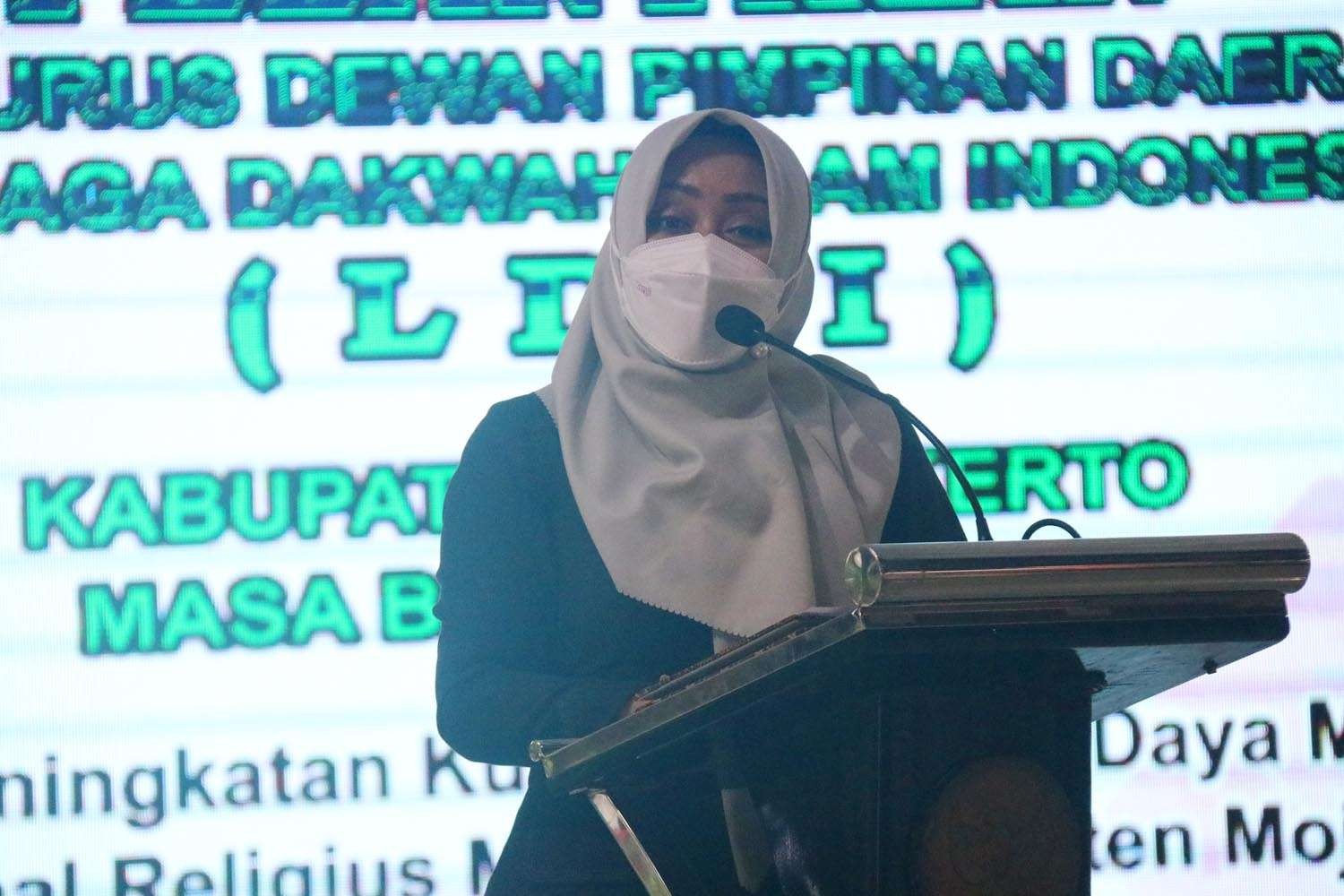 Bupati Mojokerto, Ikfina Fahmawati menghadiri pengukuhan Pengurus Dewan Pimpinan Daerah (DPD) Lembaga Dakwah Islam Indonesia (LDII) Kabupaten Mojokerto . (Foto: ist)