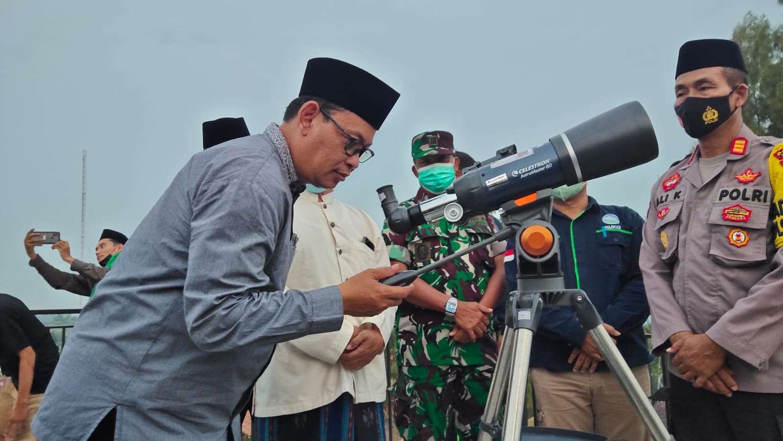 Pelaksanaan Rukyatul Hilal di menara Rukyatul Hilal Desa Banyuurip, Kecamatan Senori, Kabupaten Tuban (Dok. Humas Kemenag Tuban)