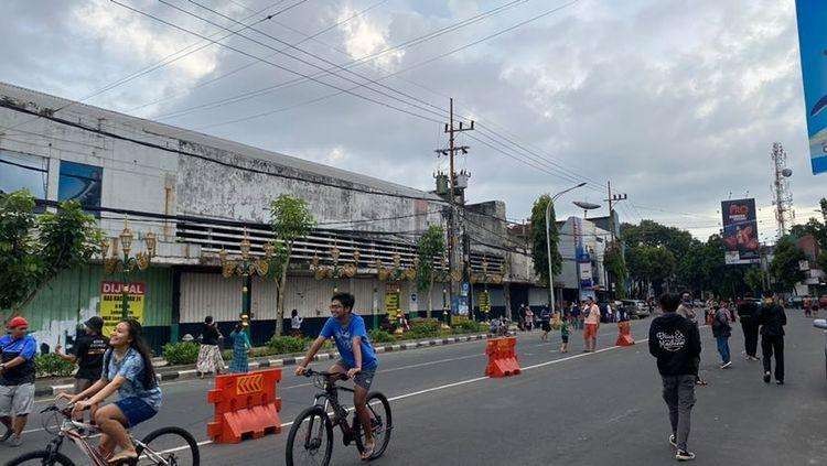 Warga Kota Malang saat ngabuburit di Kayutangan Heritage (Foto: Lalu Theo/ngopibareng.id)