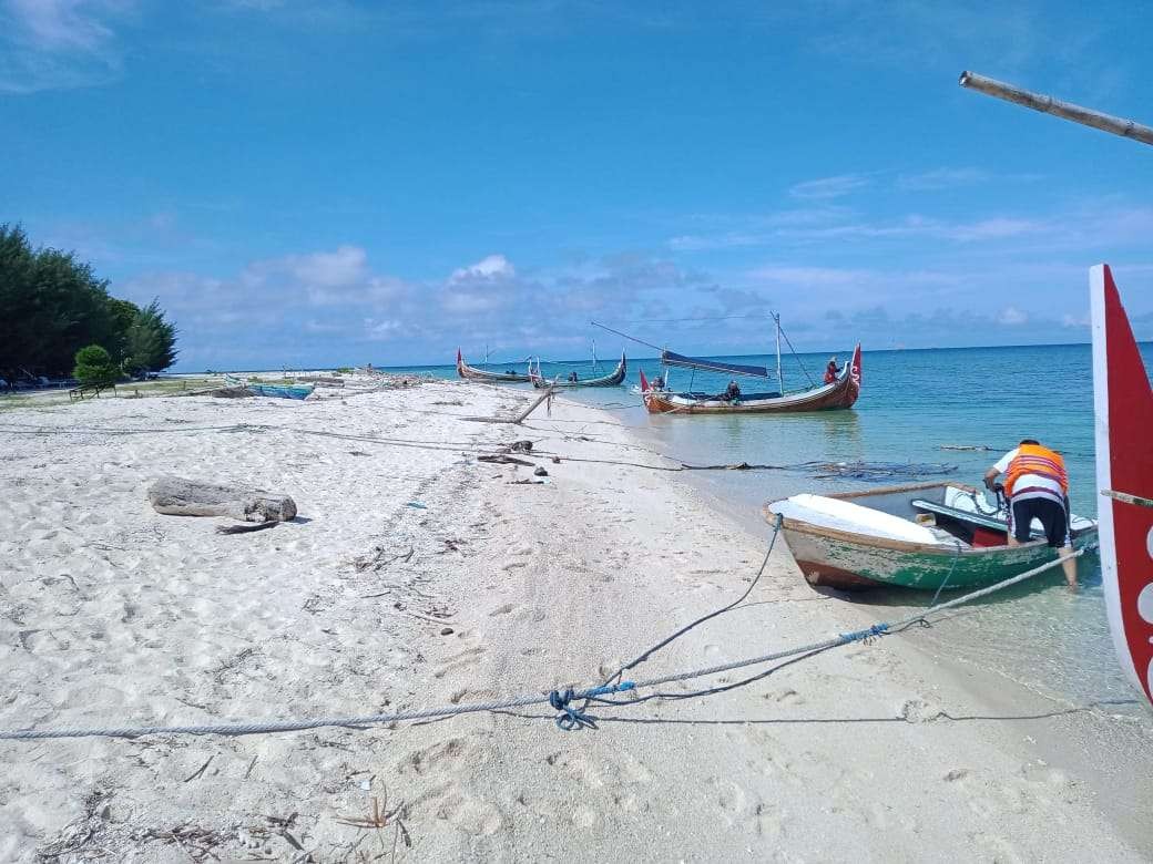 Pulau-pulau kecil tak berpenghuni di Kecamatan Gili Genting, Sumenep. (Foto: Istimewa)