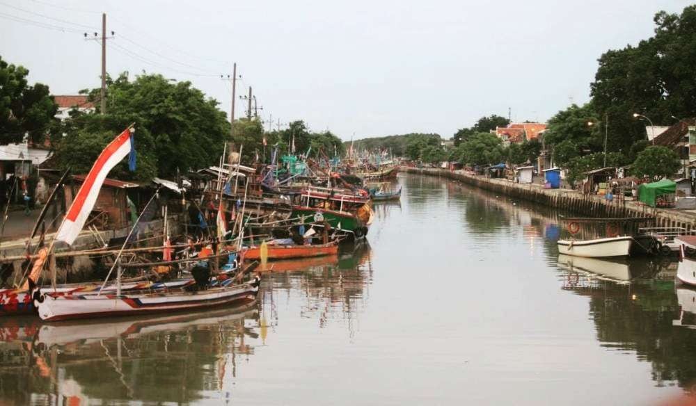 Nelayan di Pasuruan memilih libur melaut karena solar langka (Foto: Laily /ngopibareng.id)