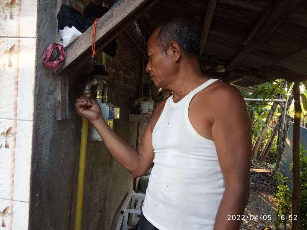 Salah satu pelanggan Jargas di Kelurahan Klangon, Kecamatan Kota Bojonegoro.(Foto: Sujatmiko/Ngopibareng.id)