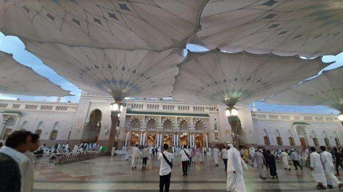 Suasana di Masjid Nabawi, bergegas ibadah saat bulan suci Ramadan. (Foto: travellers)