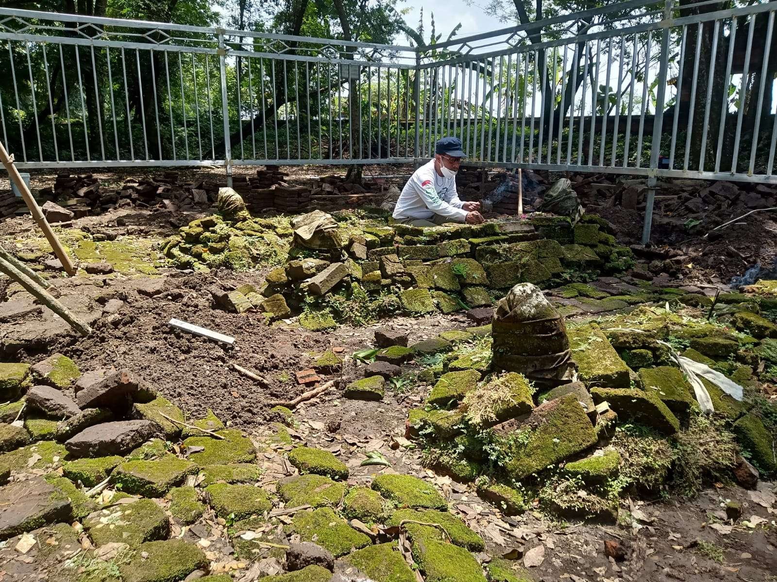 Lokasi yang diyakini sebagai makam Arya Penangsang di Makam Gedong Ageng Desa Jipang. (Foto: Ahmad Sampurno/Ngopibareng.id)