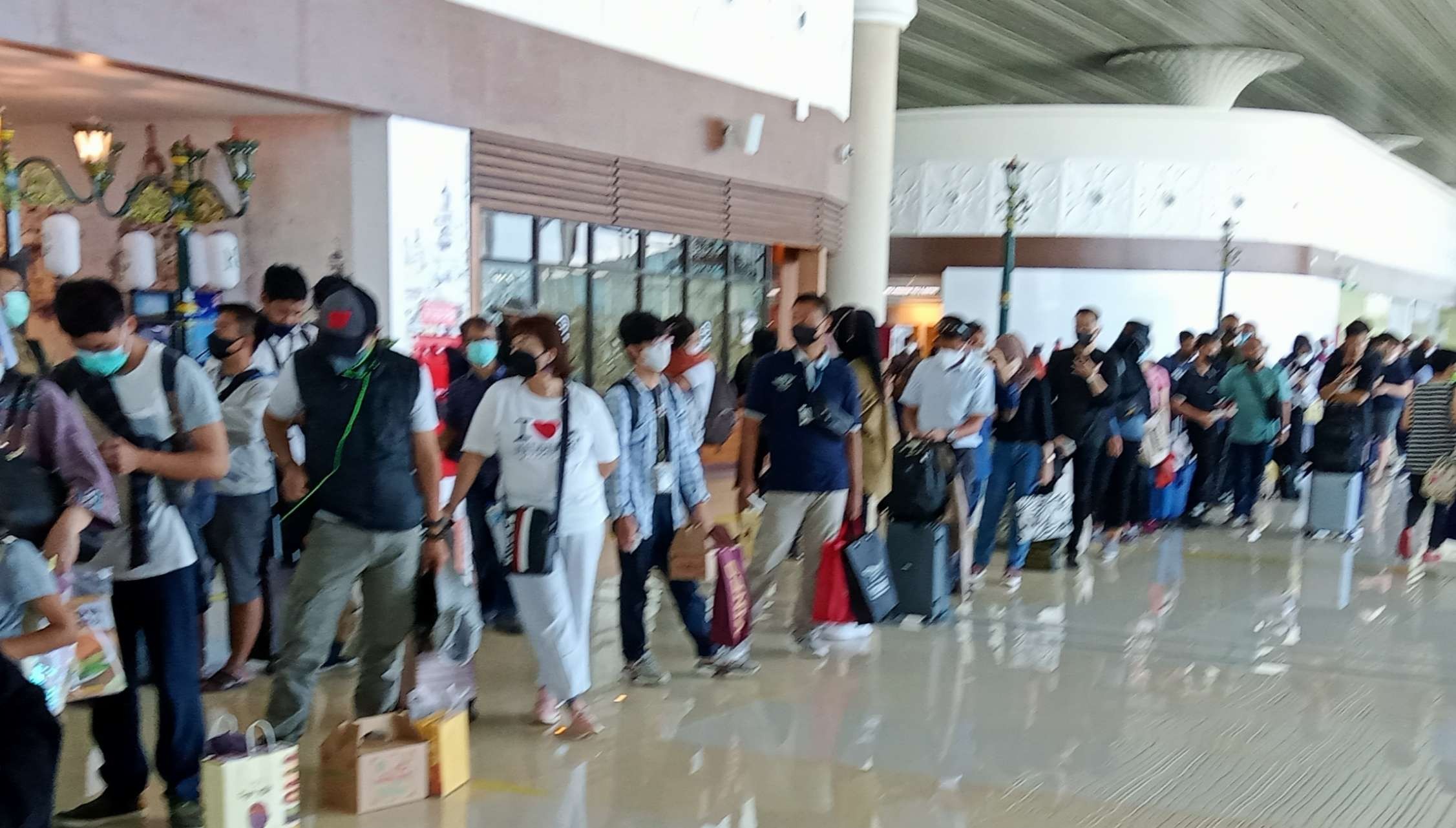 Ilustrasi penumpang pesawat di Bandara Internasional Kulom Progo Yogyakarta. (Foto: Asmanu Sudarso/Ngopibareng.id)