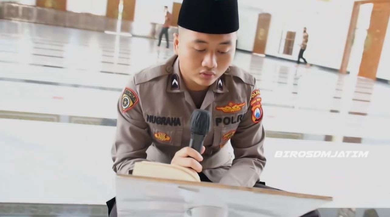 Anggota Polda Jatim, Bripda Nugraha, salah satu lulusan pondok pesantren. (Foto: Istimewa)