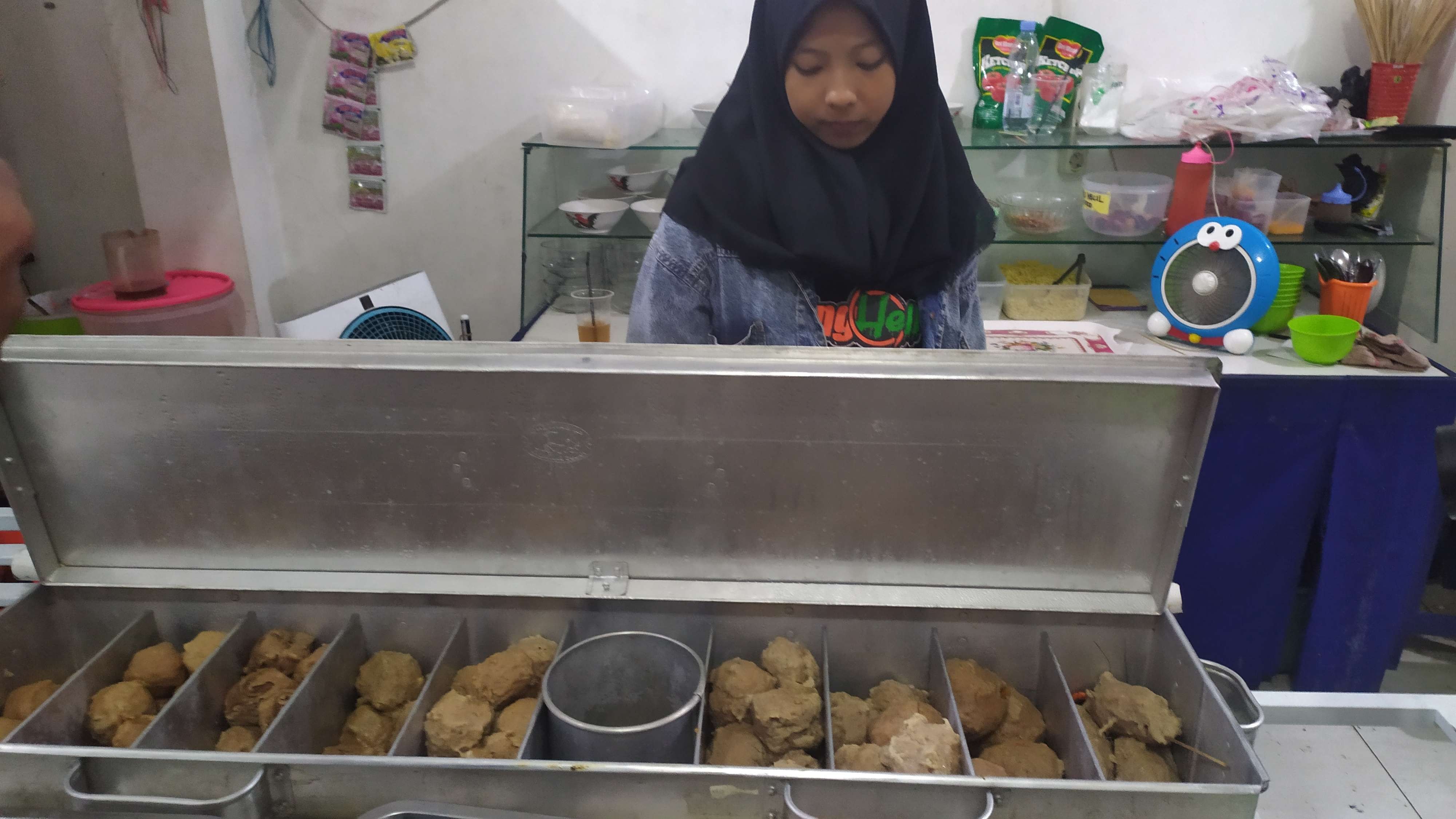 Pilihan bakso di Kampung Bakso Kota Mojokerto. (Foto: Deni Lukmantara/Ngopibareng.id)