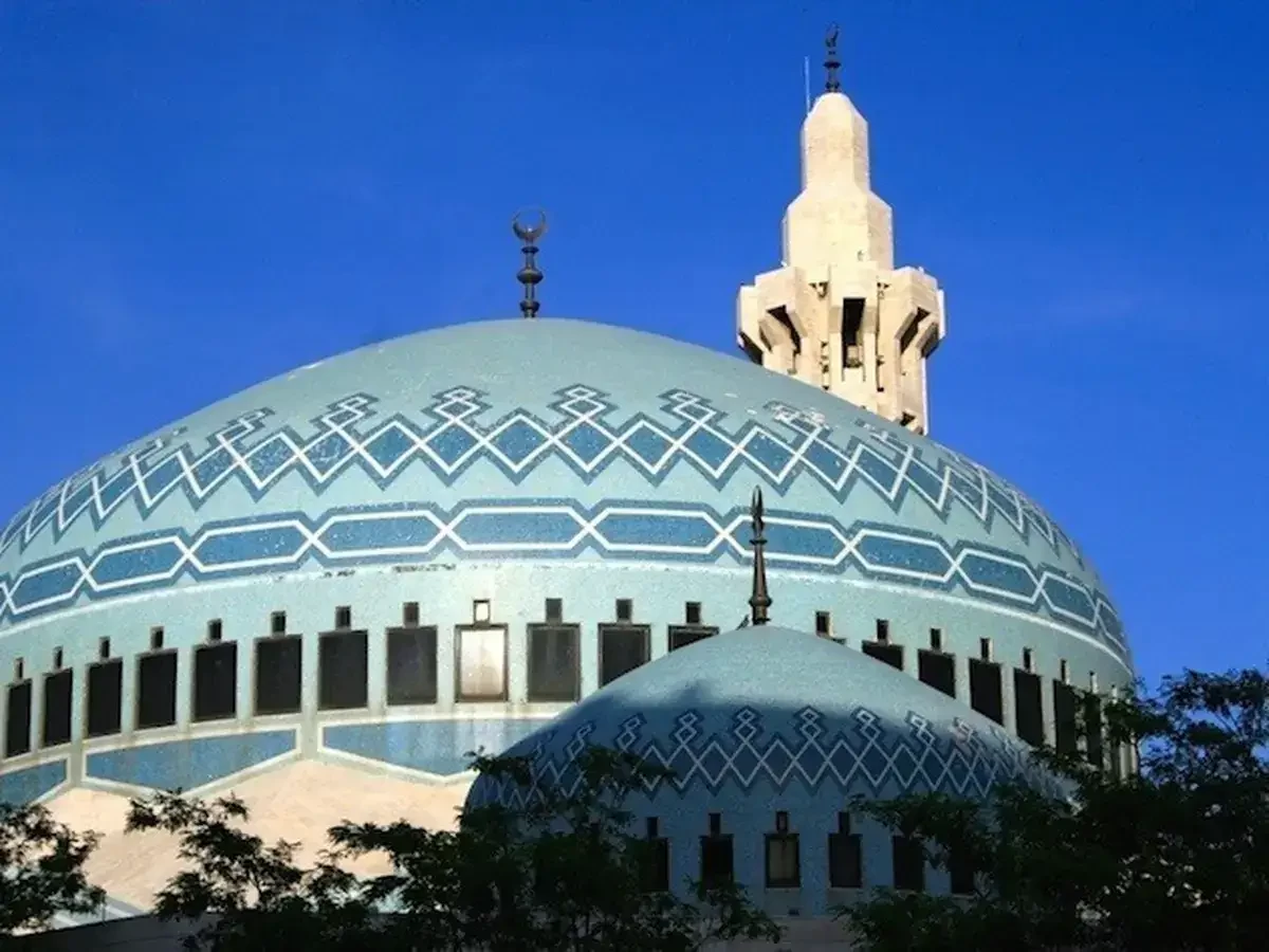 Masjid Raja Abdullah di Yordania, keindahan yang memikat pemandangan. (Foto: travellers)