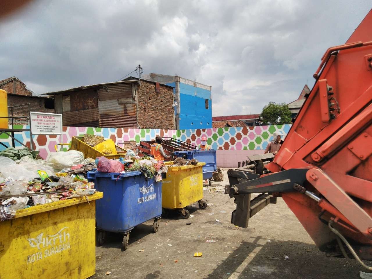 Ilustrasi sampah plastik yang terus menumpuk dan tidak bisa terurai, hal ini dapat membahayakan lingkungan. (Foto: Istimewa)