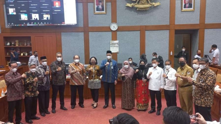 Rapat Direktur GTK Madrasah dengan Komisi X DPR bahas PPPK. (Foto: Kemenag)