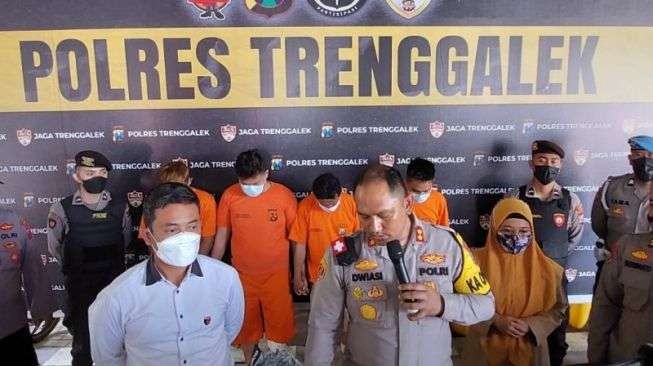 Kapolres Trenggalek gelar perkara kasus pencurian. (Foto: Ant)