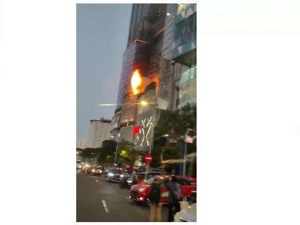 Tunjungan Plaza 5 yang mengalami kebakaran. (Foto: Istimewa)