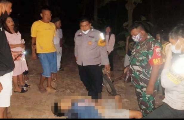 Diduga hirup bensin tangki sepeda motor, pemuda ditemukan meninggal di kawasan hutan Jati Kecamatan Panji Situbondo. (foto:istimewa)