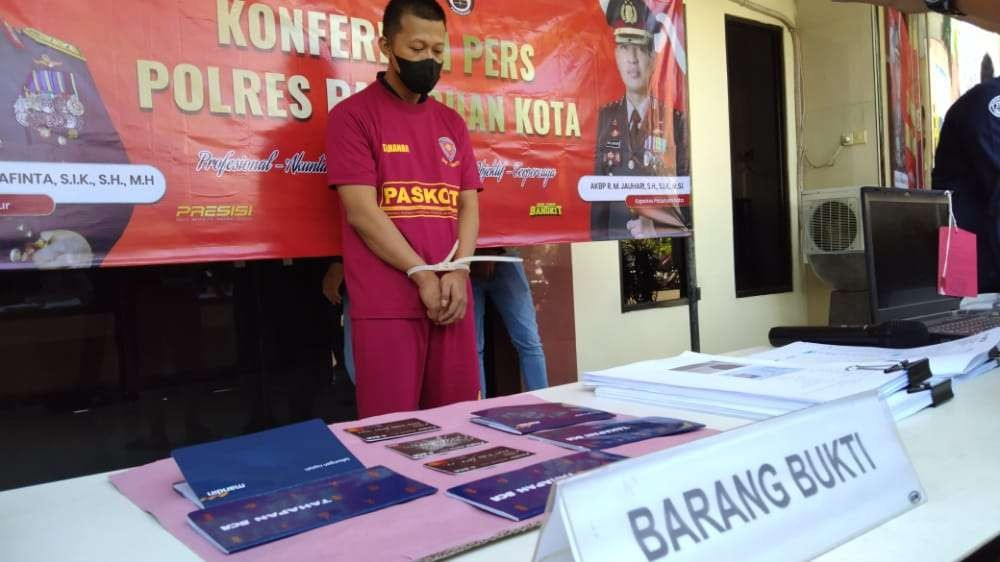 Pelaku penipuan berbasis crypto dibekuk Polres Pasuruan Kota, Jawa Timur. (Foto: Istimewa)