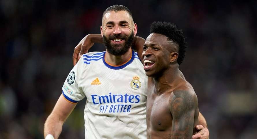 Dua pemain andalan Real Madrid, Karim Benzema dan Vinicius Jr. (Foto: Twitter/@ChampionsLeague))