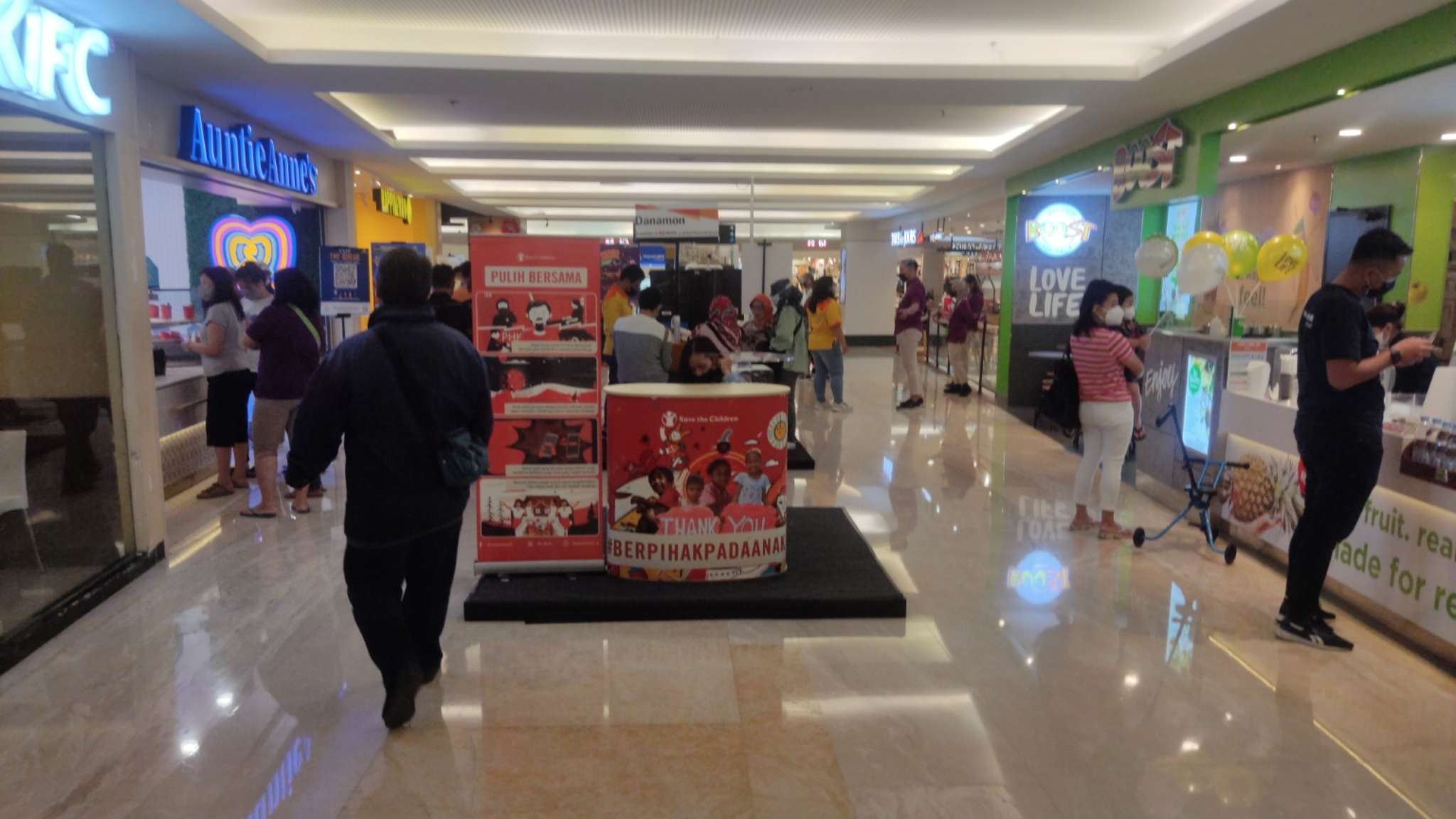 Suasana terkini Tunjungan Plaza, Kamis 14 April 2022. (Foto: Fariz Yarbo/Ngopibareng.id)