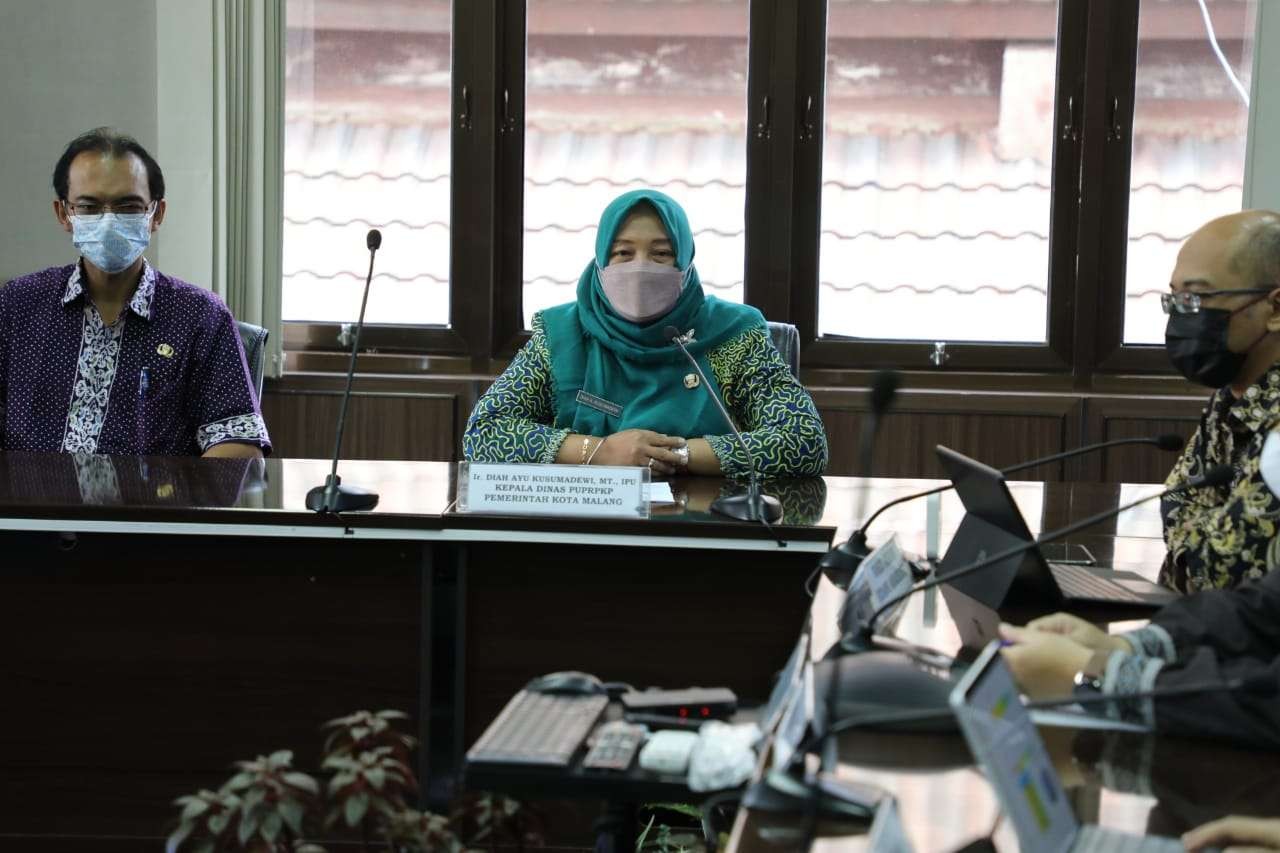 Kepala DPUPRKP Kota Malang, Diah Ayu Kusuma Dewi saat berada di Gedung Dekanat FT Universitas Brawijaya. (Foto: Istimewa)