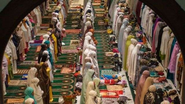 Salat Tarawih berjamaah. (Foto: Istimewa)