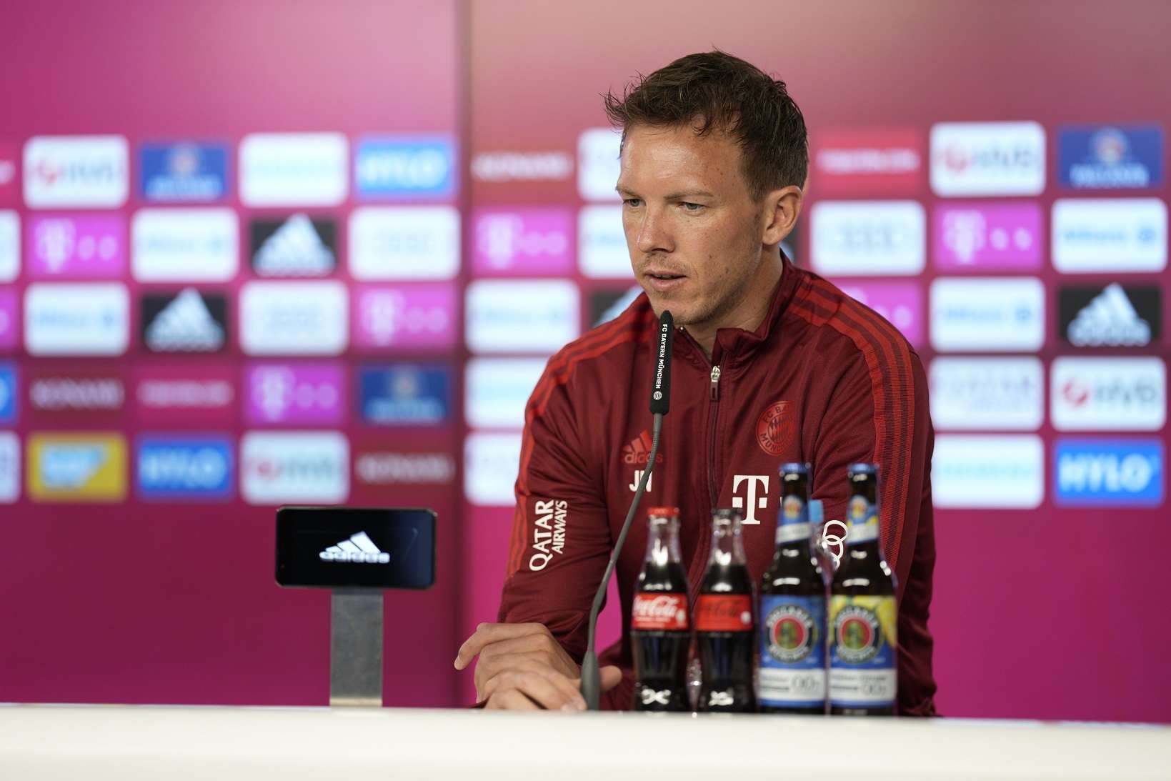 Julian Nagelsmann mengaku mendapat 450 ancaman pembunuhan sejak Bayern Munchen tersisih dari Liga Champions. (Foto: Twitter/@FCBayern)