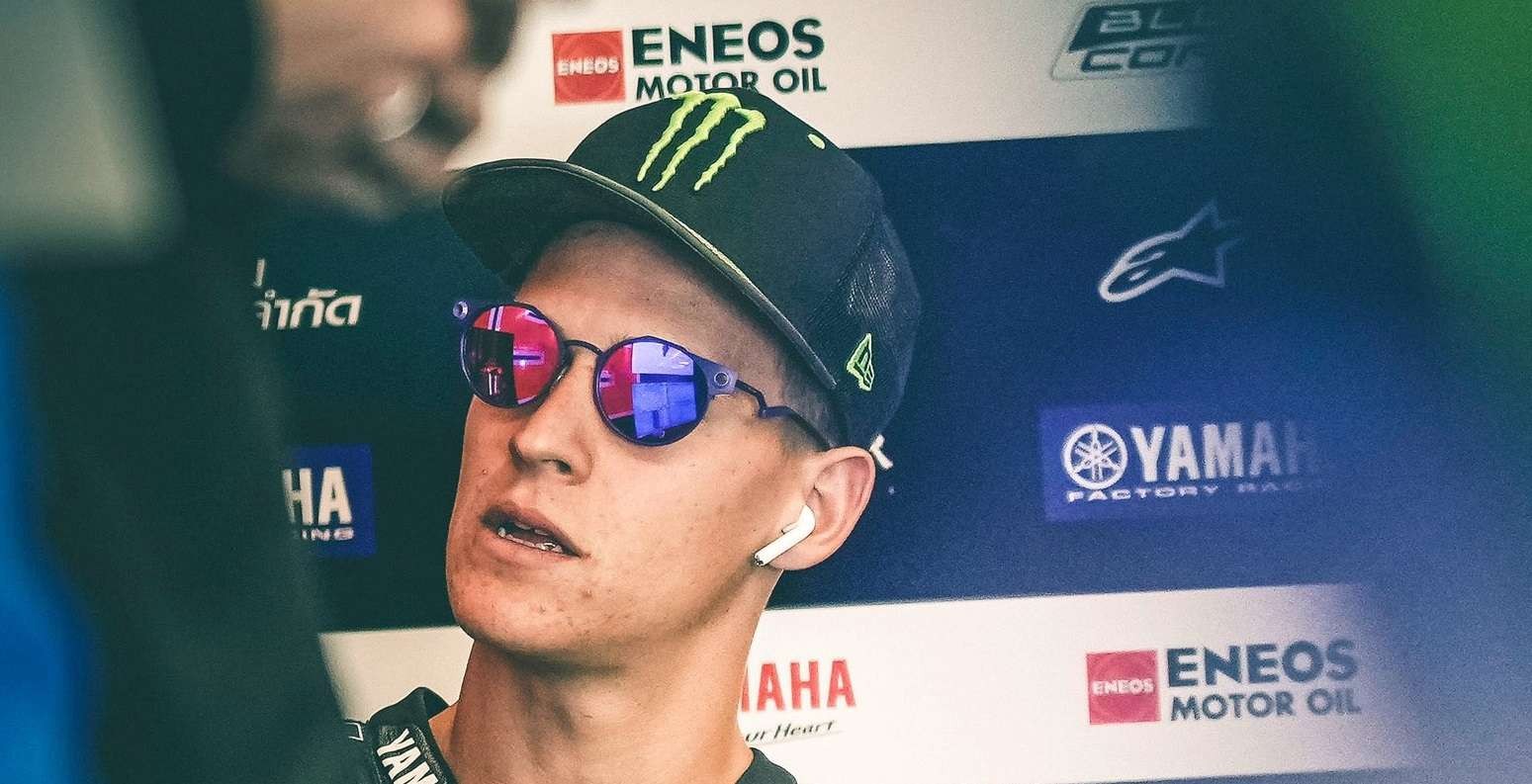 Fabio Quartararo tampak frustrasi karena performa buruk Yamaha dalam empat balapan awal MotoGP 2022. (Foto: Twitter/@FabioQ20)