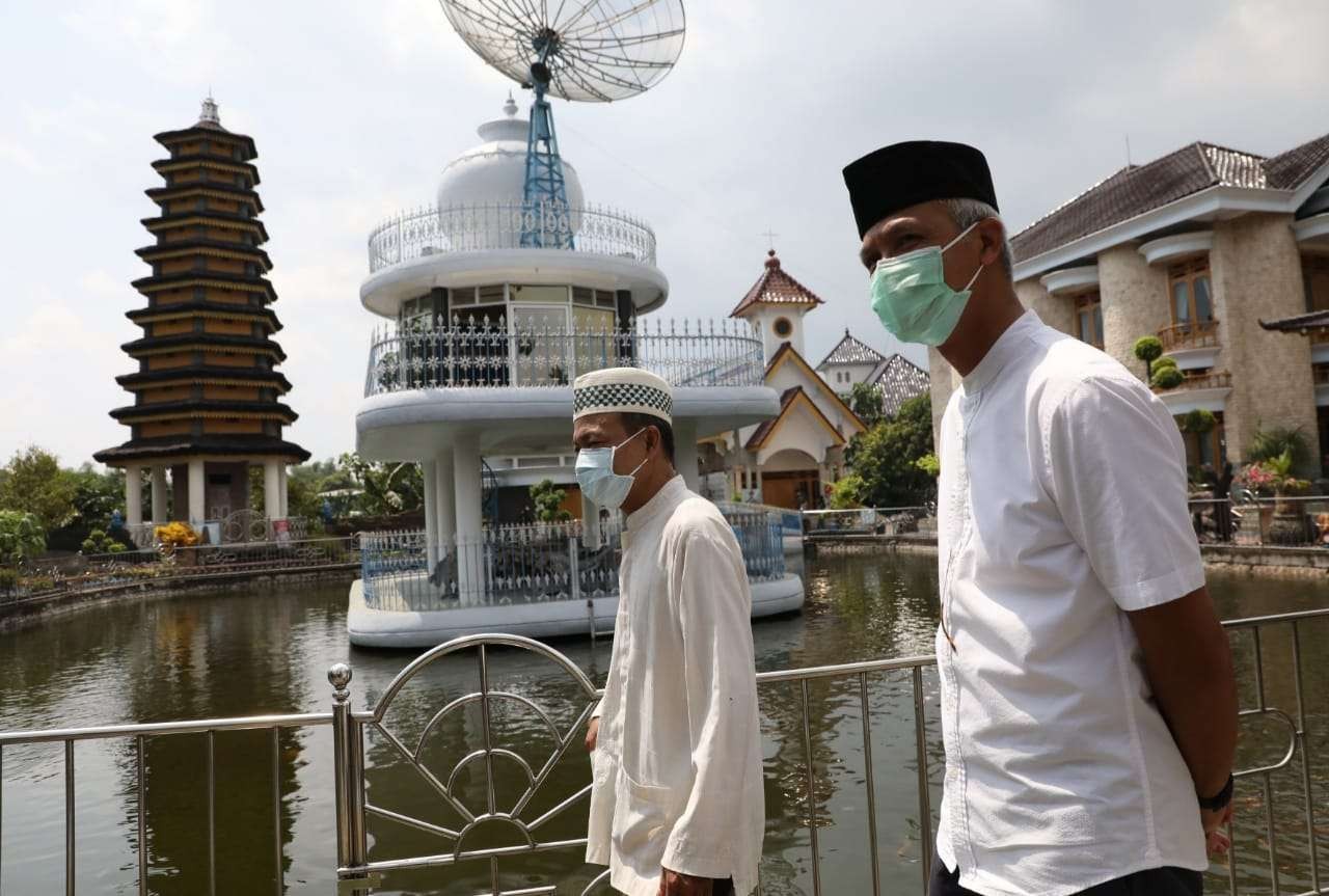 Gubernur Ganjar Pranowo mengunjungi kampung Pancasila di Madiun. (Foto: Dok Jateng)