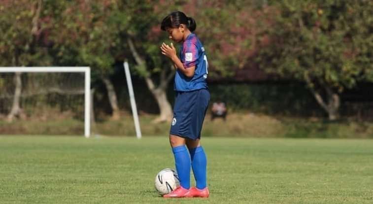 Sheva Imut saat masih berkostum Arema FC Women (Instagram:@sevaimutt__)