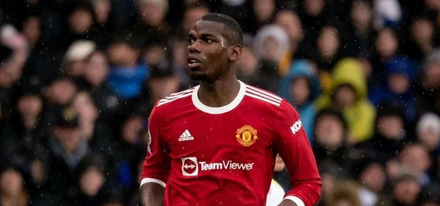 Paul Pogba diejek penggemar Manchester United saat timnya menang 3-2 atas Norwich City di Old Trafford, Sabtu 16 April 2022. (Foto: Twitter/@ManUtd)