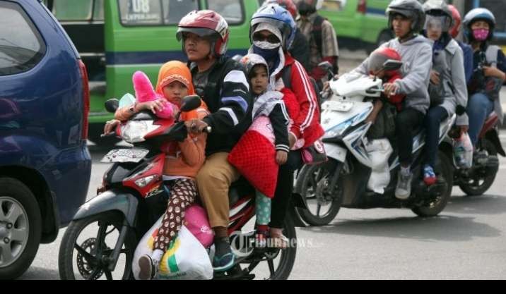 Ilustrasi pemandangan mudik jarak jauh menggunakan sepeda motor, berisiko ( foto: istimewa)