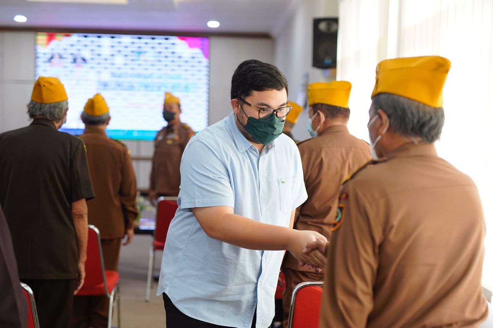 Bupati Hanindhito Himawan Pramana berharap Pemkab Kediri bantu veteran. (Foto: Istimewa)