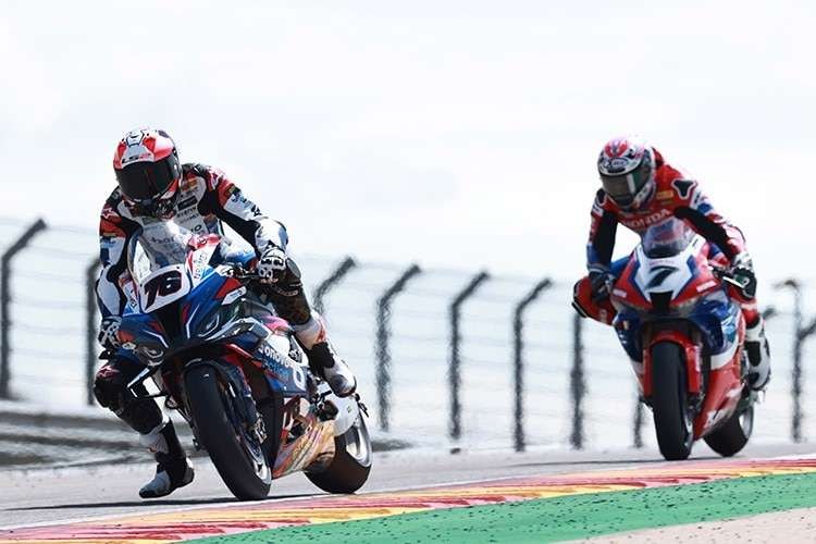 Loris Baz (depan nomor 76) gembira dengan hasil yang diraihnya dari WSBK Aragon. (Foto: Istimewa)