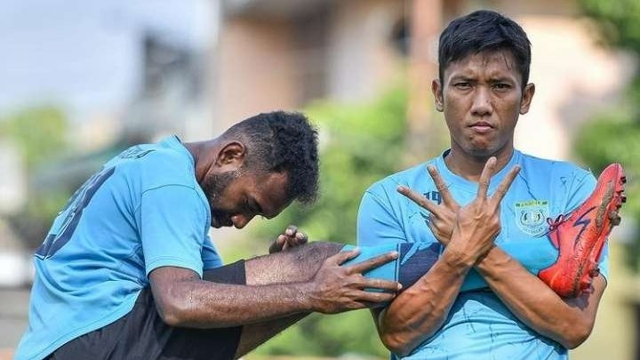 Ahmad Bustomi saat berseragam Persela. (Foto: Istimewa)