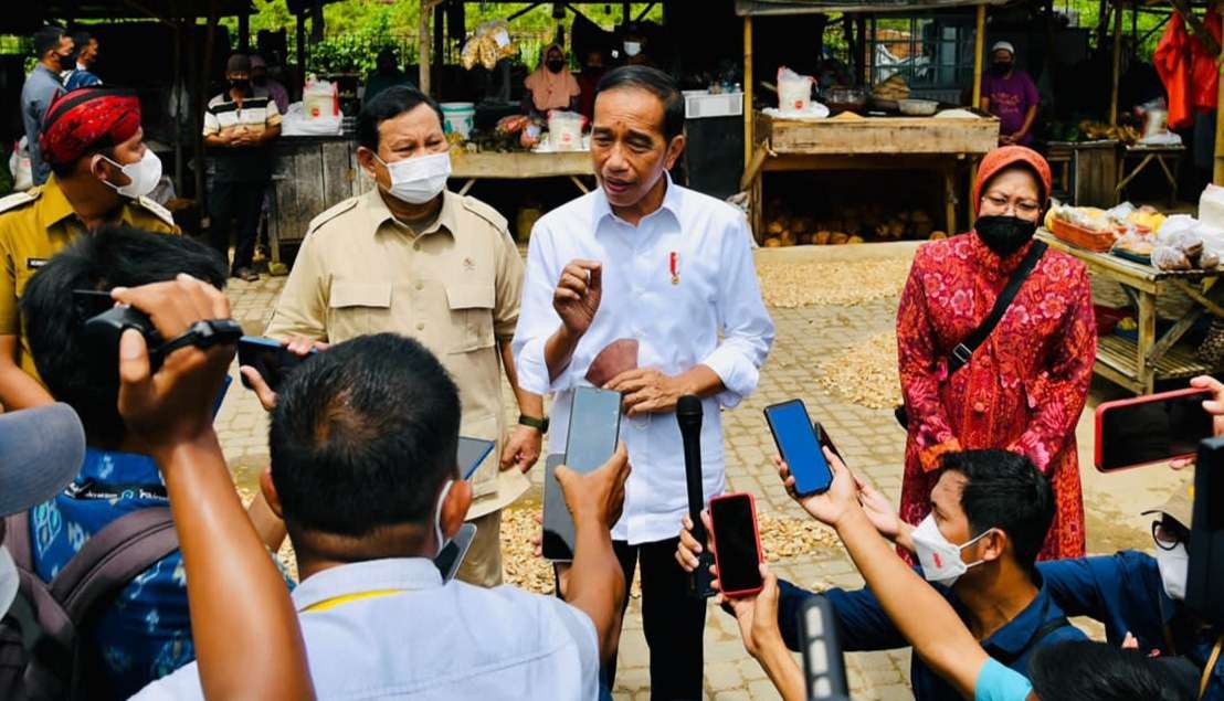 Presiden Jokowi bicara tentang kasus minyak gorong. (Foto: Setpres)