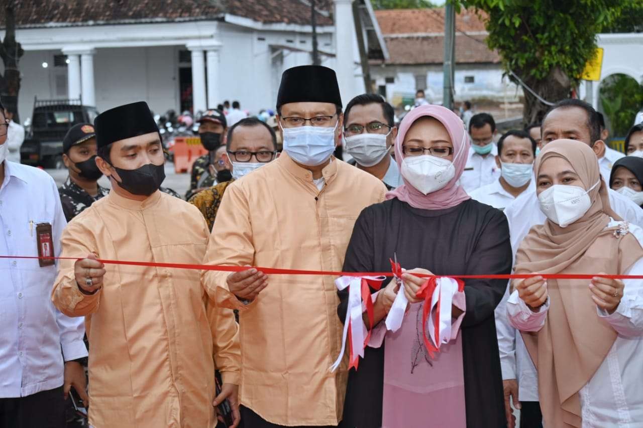 Pembukaan pasar Ramadan Kota Pasuruan oleh Walikota Gus Ipul. (Foto: Dok Dinas Kominfo Kota Pasuruan)